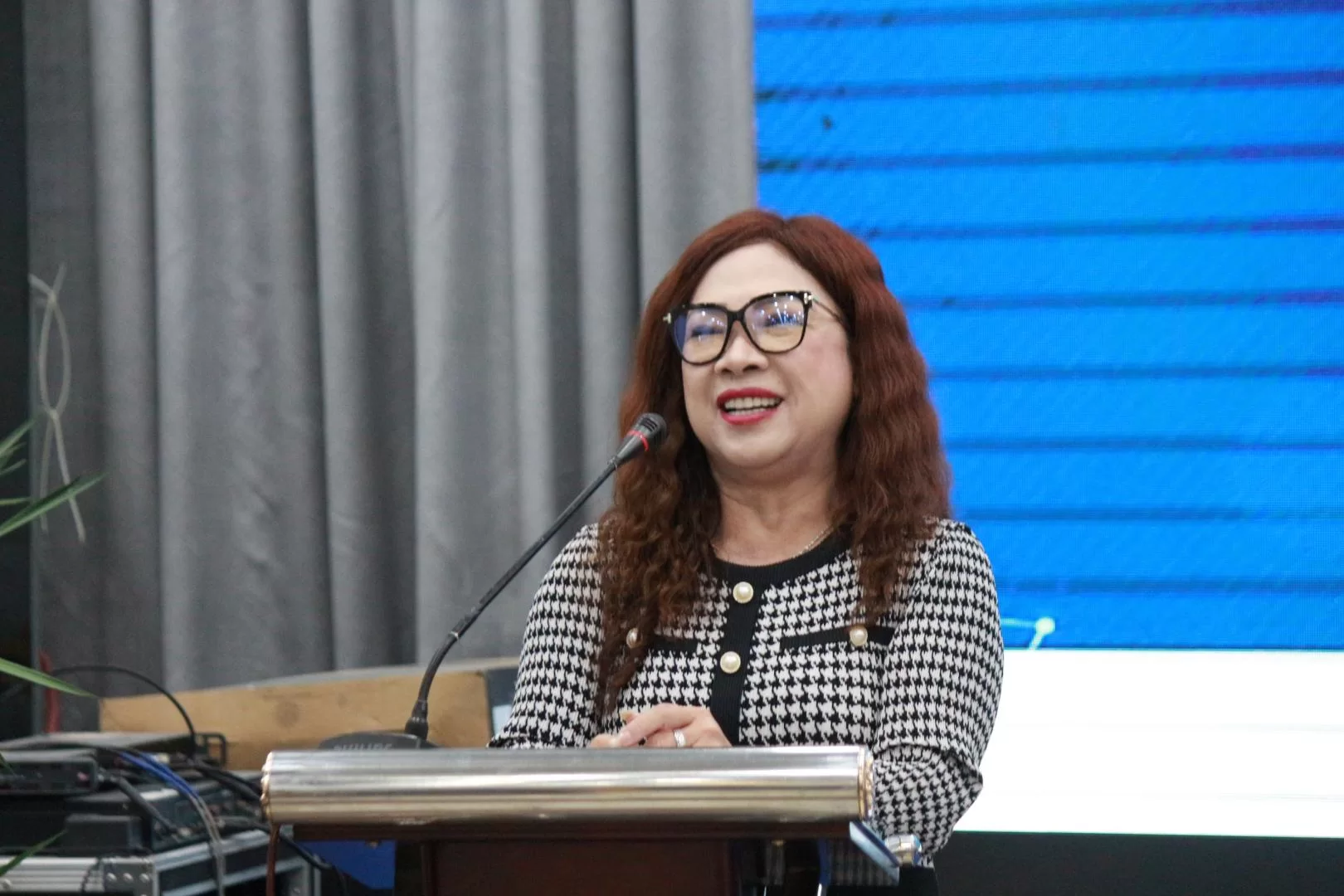 bà Cao Thị Kim Lan - Phó Chủ tịch Hội Nữ doanh nhân tỉnh Gia Lai, Phó Chủ tịch Công ty TNHH Thủy sản An Hải