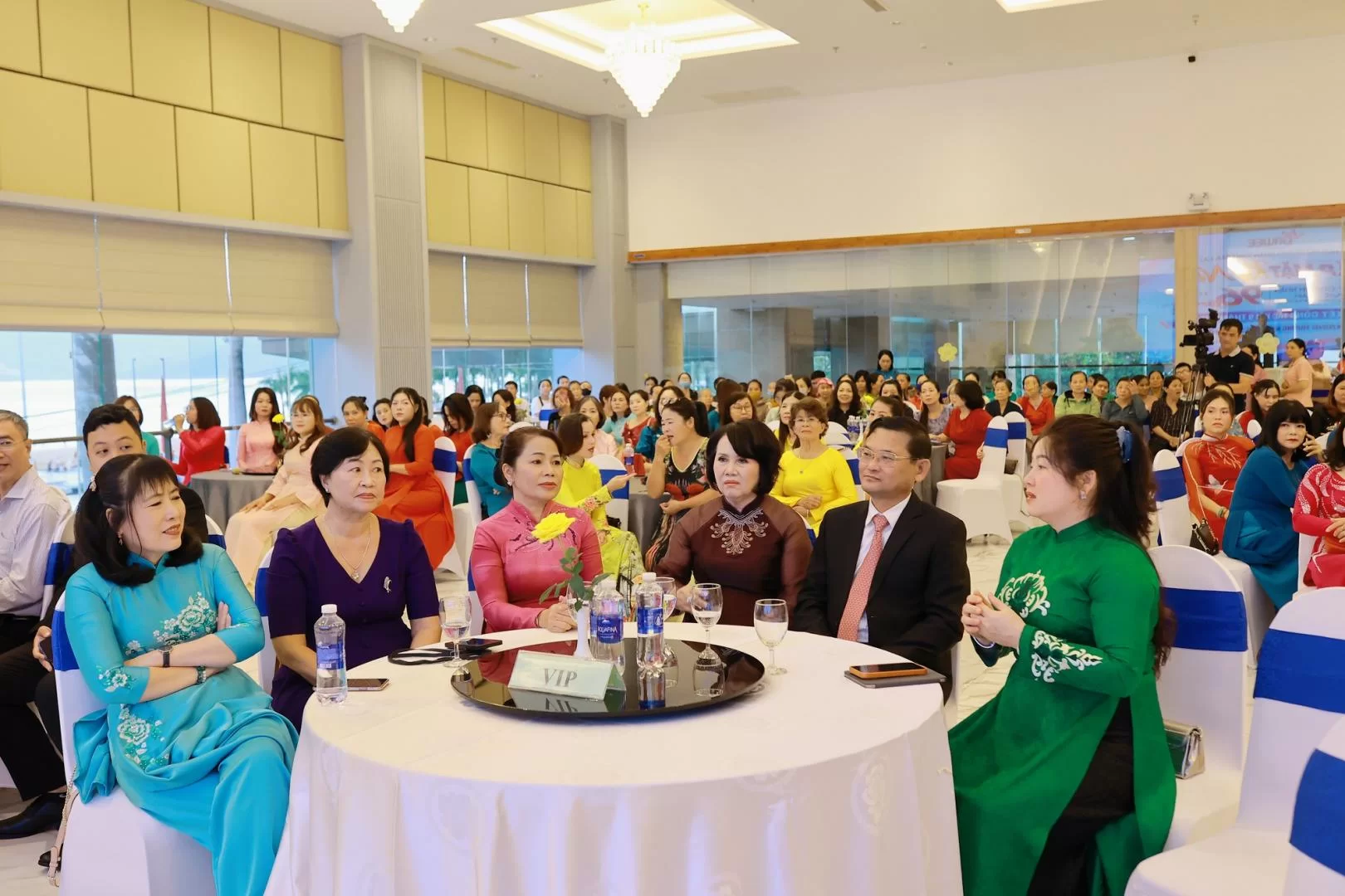 Đại diện lãnh đạo tỉnh Gia Lai tham dự chương trình của hội nữ doanh nhân tỉnh gia lai