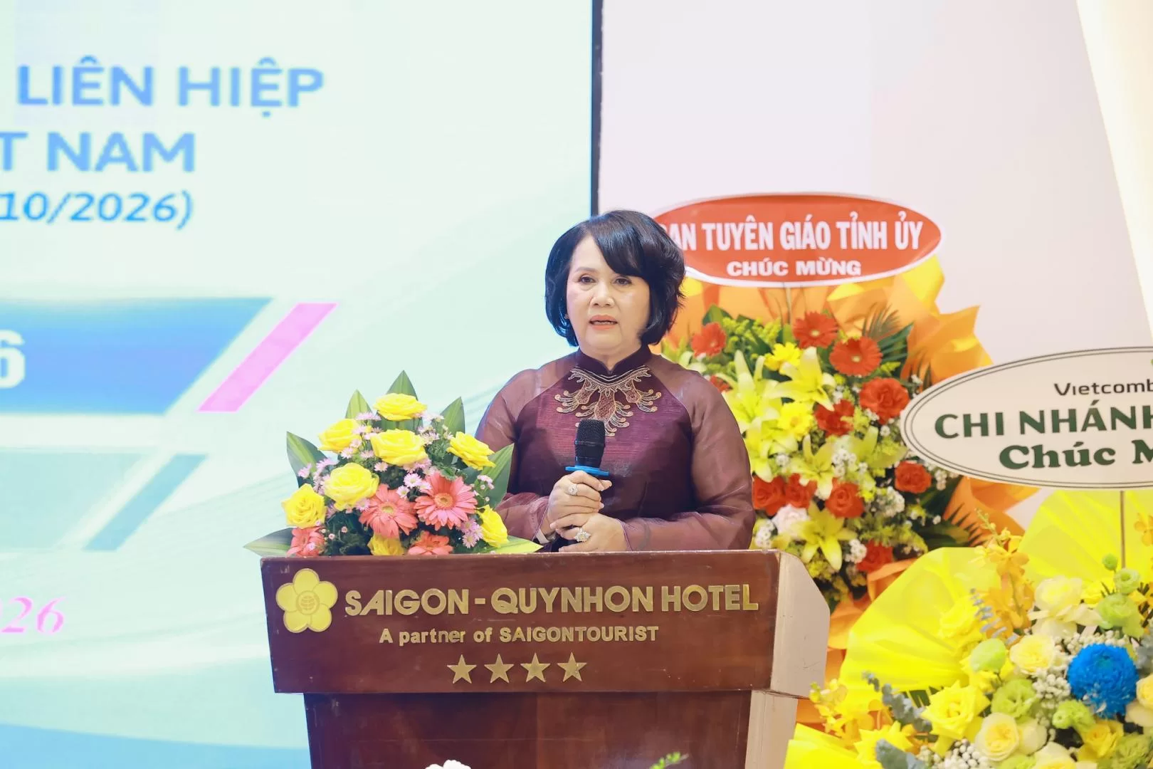 Bà Đồng Thị Ánh – Chủ tịch Hội Nữ doanh nhân Gia Lai phát biểu khai mạc.